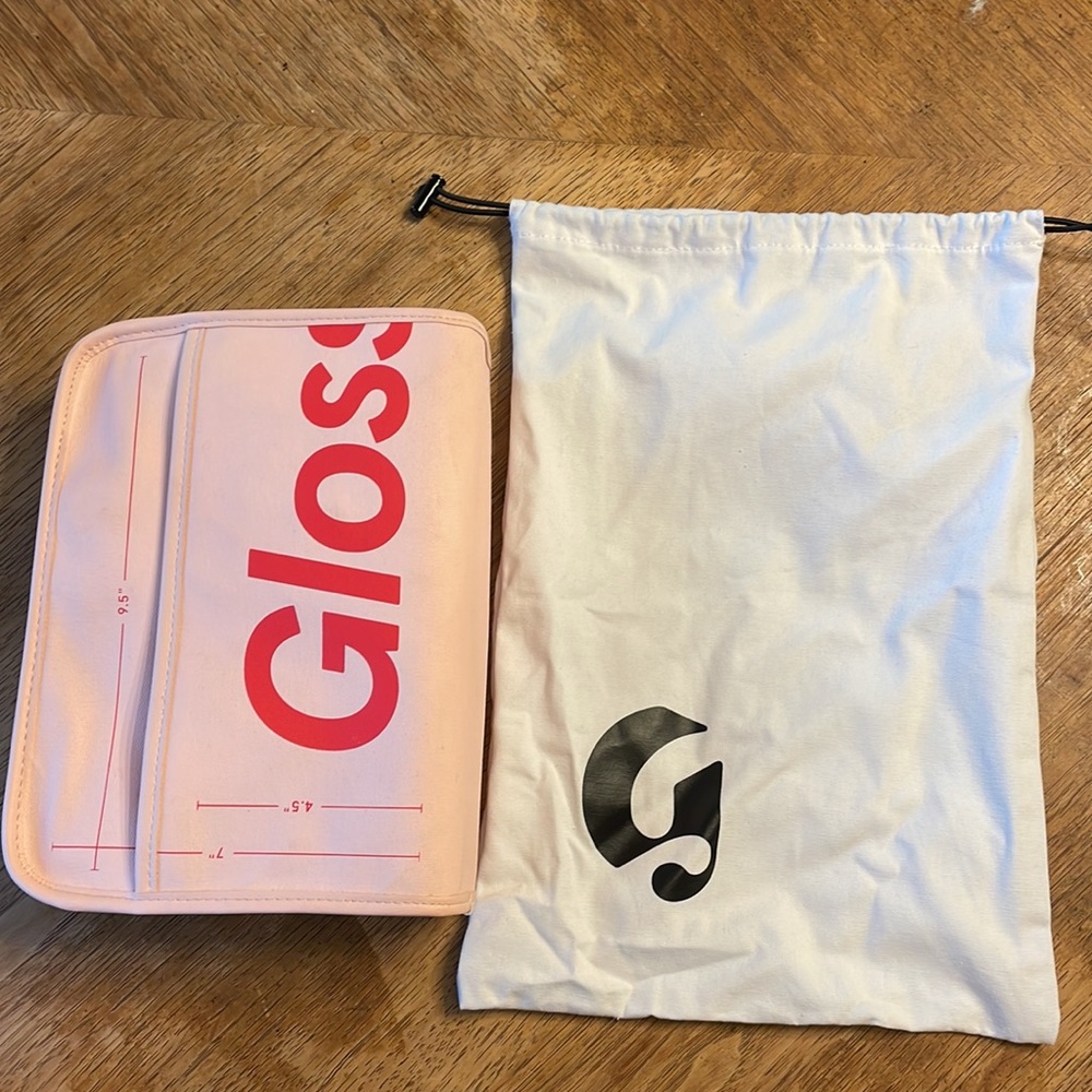 Glossier The Beauty Bag Make-Up Travel Bag